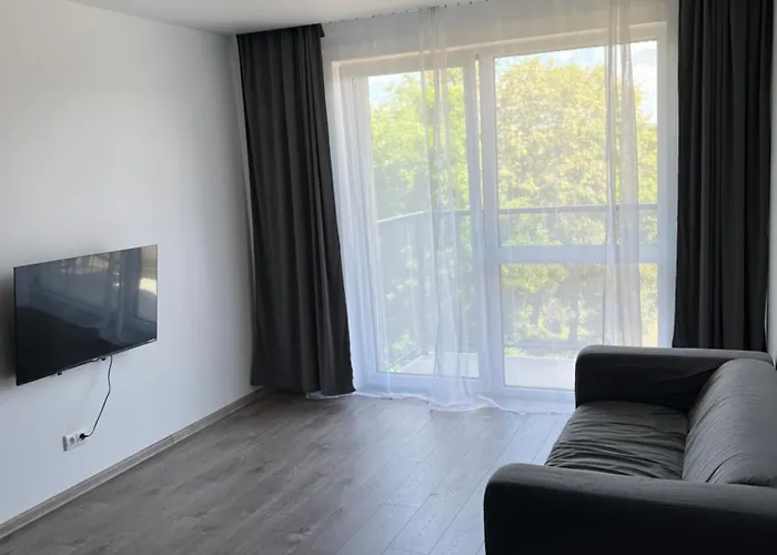 Cozy Place Near Old Town *